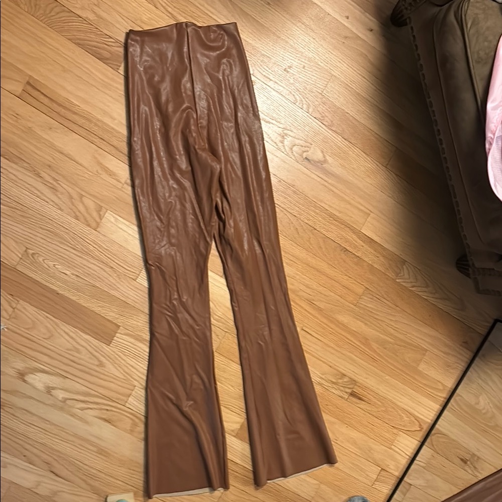 Commando Flared Leggings in Rich Brown - Picture 7 of 7